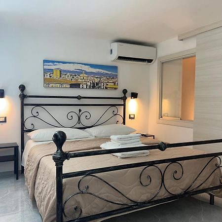 Nobilehouse Apartment คาตาเนีย ภายนอก รูปภาพ