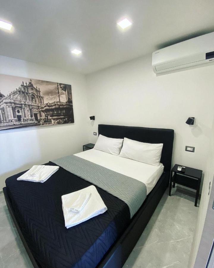 Nobilehouse Apartment คาตาเนีย ภายนอก รูปภาพ