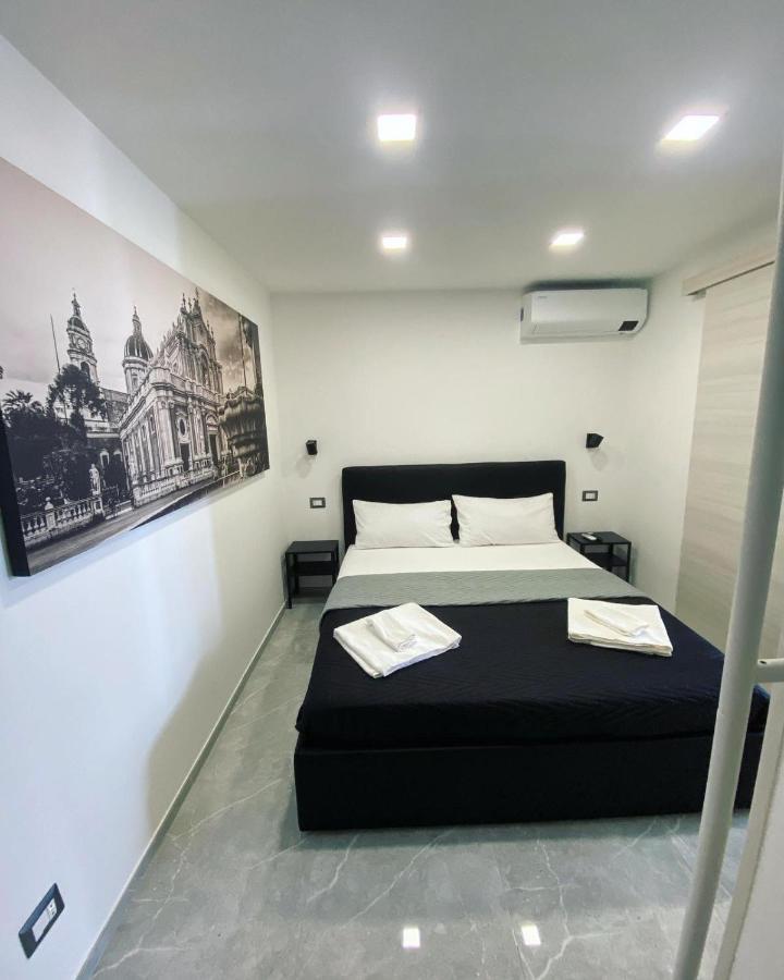 Nobilehouse Apartment คาตาเนีย ภายนอก รูปภาพ